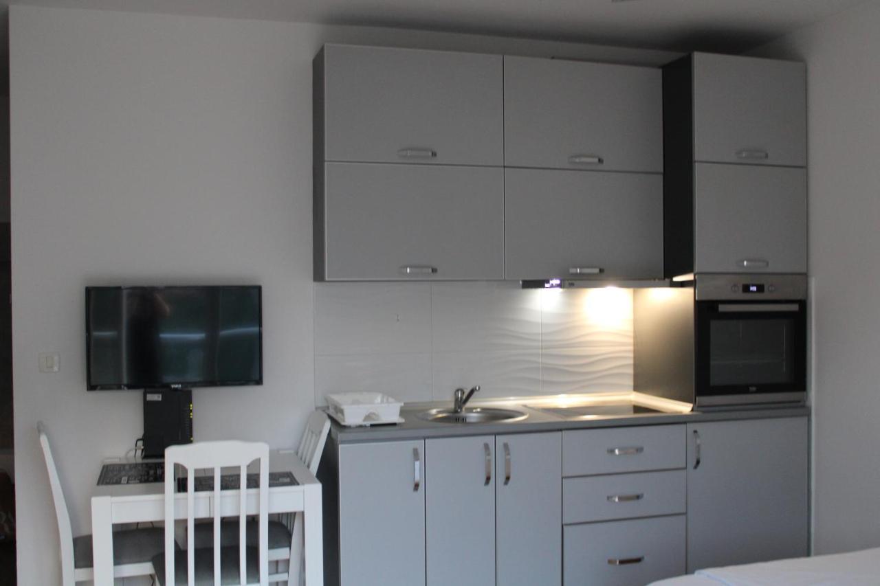 Delta Studio Apartman ポドゴリツァ エクステリア 写真